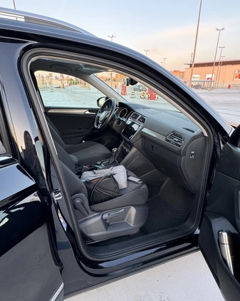 Volkswagen Tiguan cena 151500 przebieg: 102093, rok produkcji 2020 z Warszawa małe 191